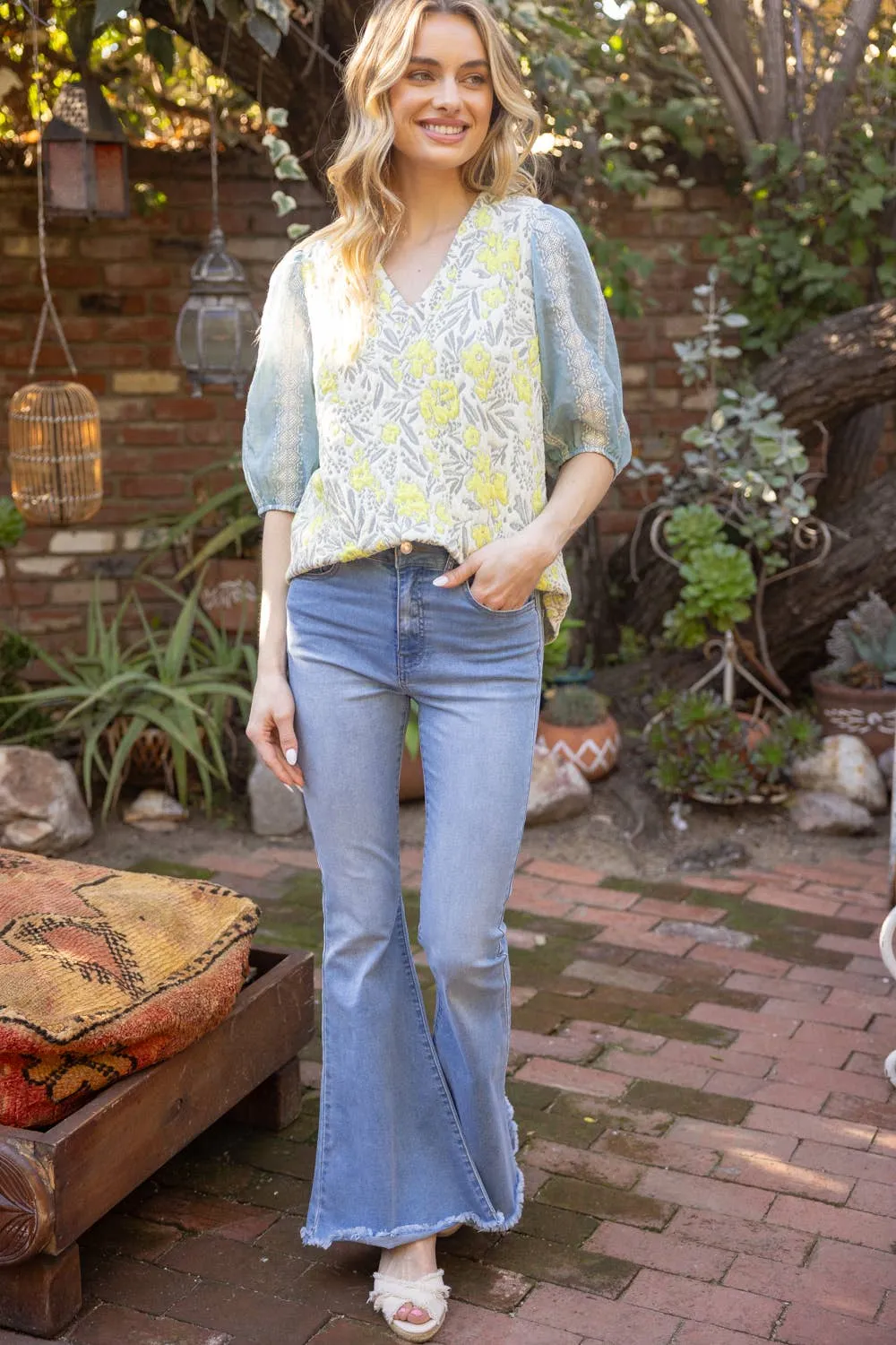 BLUE EMBROIDERED PUFF SLEEVE V NECK PRINTED KNIT TOP