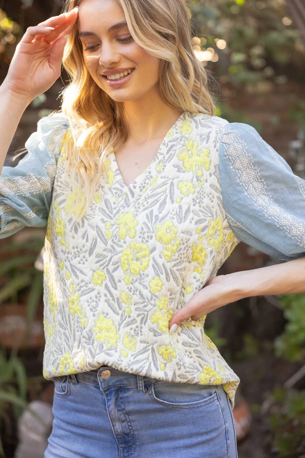 BLUE EMBROIDERED PUFF SLEEVE V NECK PRINTED KNIT TOP