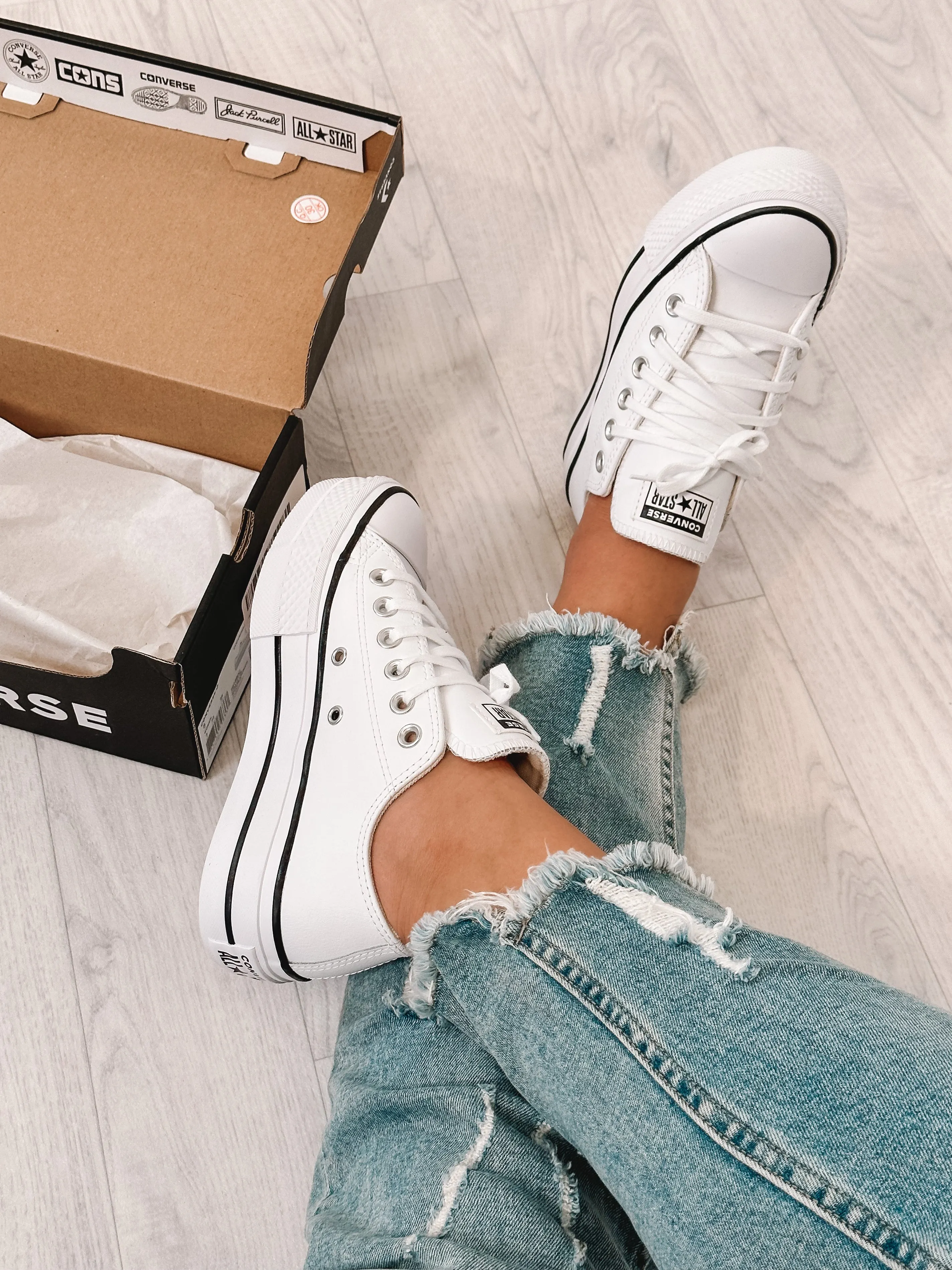 Converse Chuck Taylor All Star Lift Leather Low White