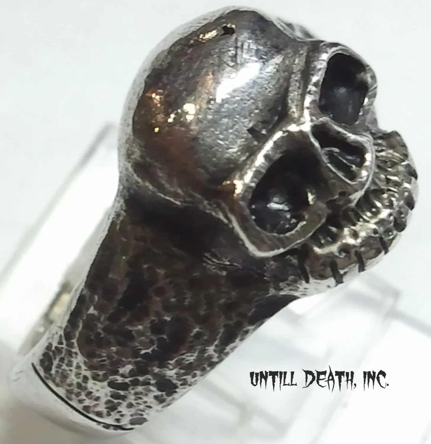 Momento Mori Medium Size Crusty Skull Pirate Ring. 925 Sterling Silver Ring-UDINC0014