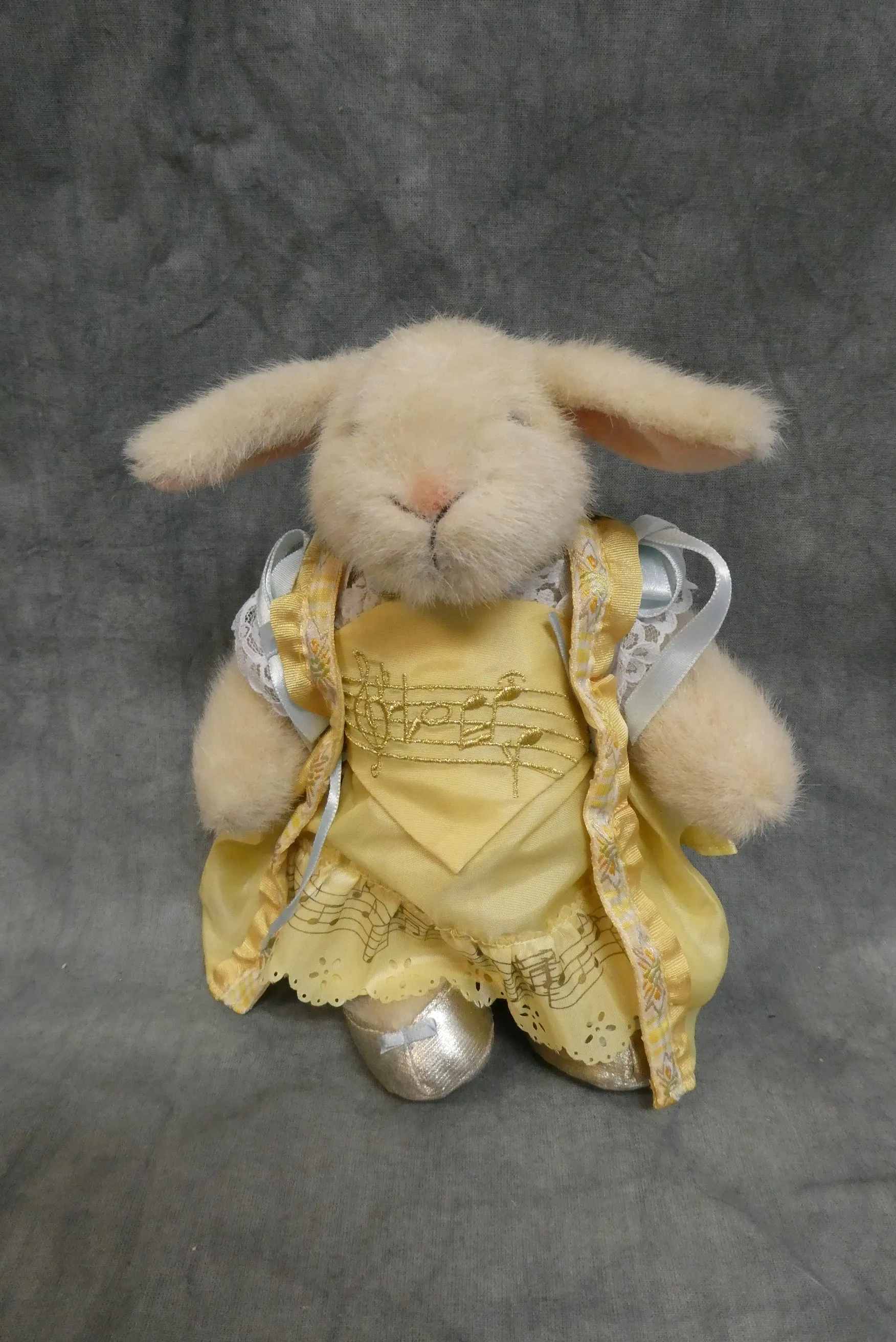 Mozart Collection Muffy VanderBear & Hoppy Hare with Spinet