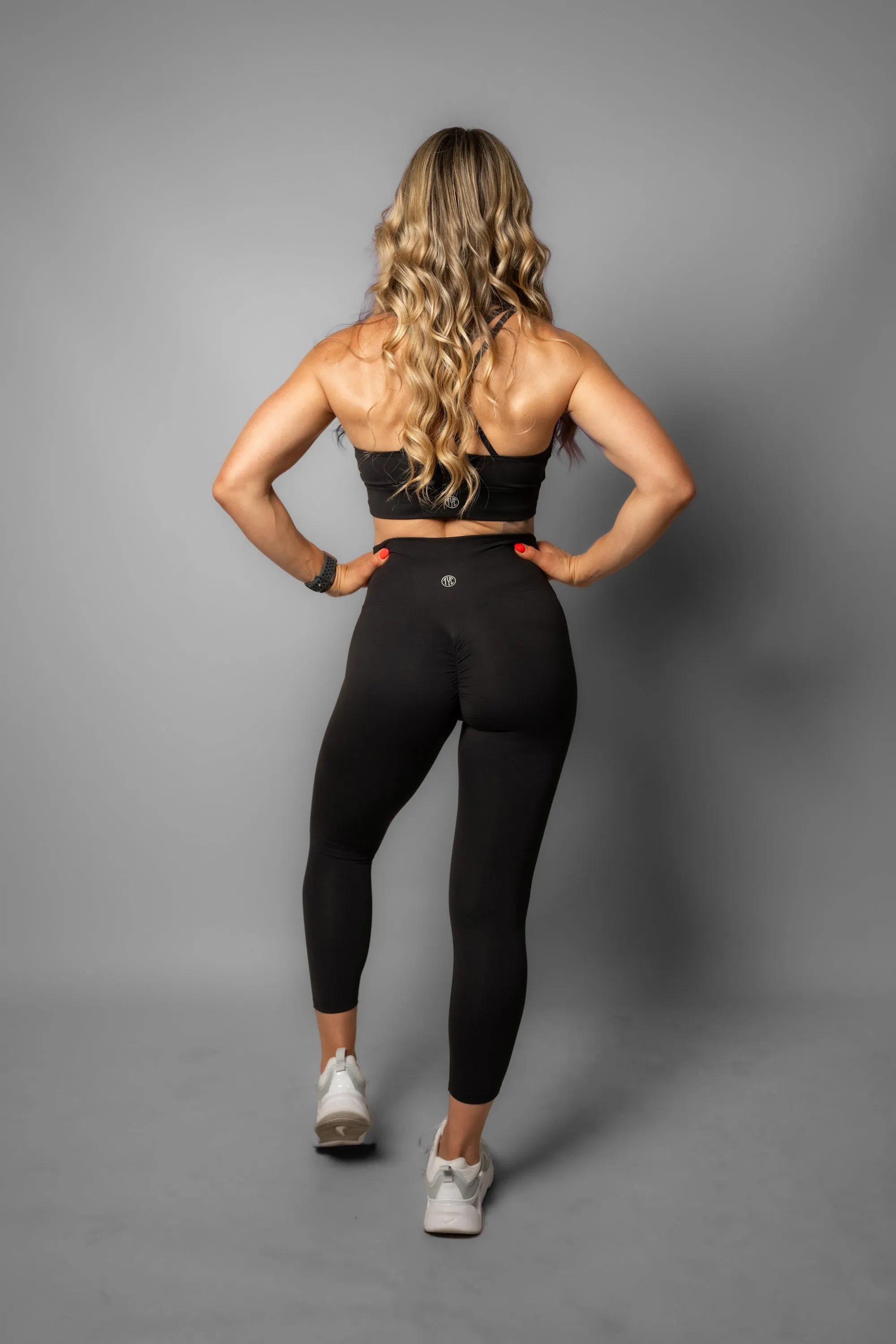 NEW Effortless Scrunch Capris - Black