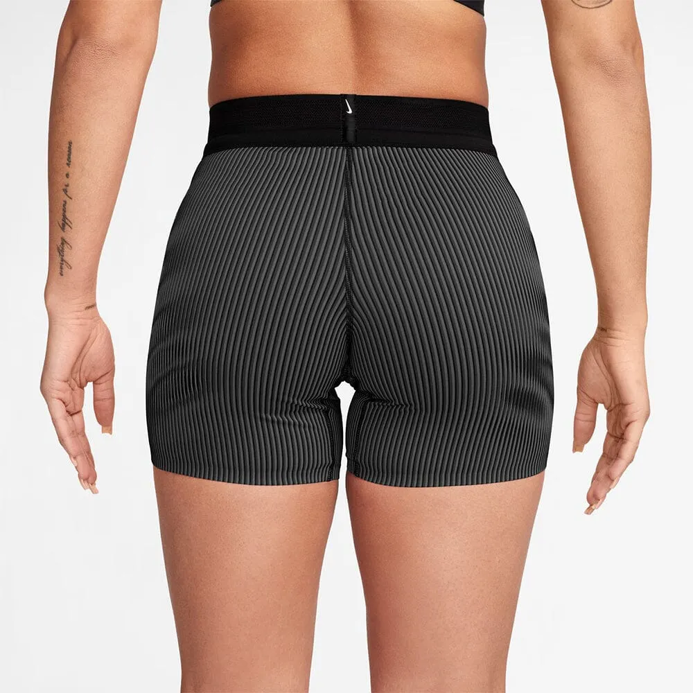 Nike Women's Dri-FIT ADV Mid-Rise 5" Running Shorts