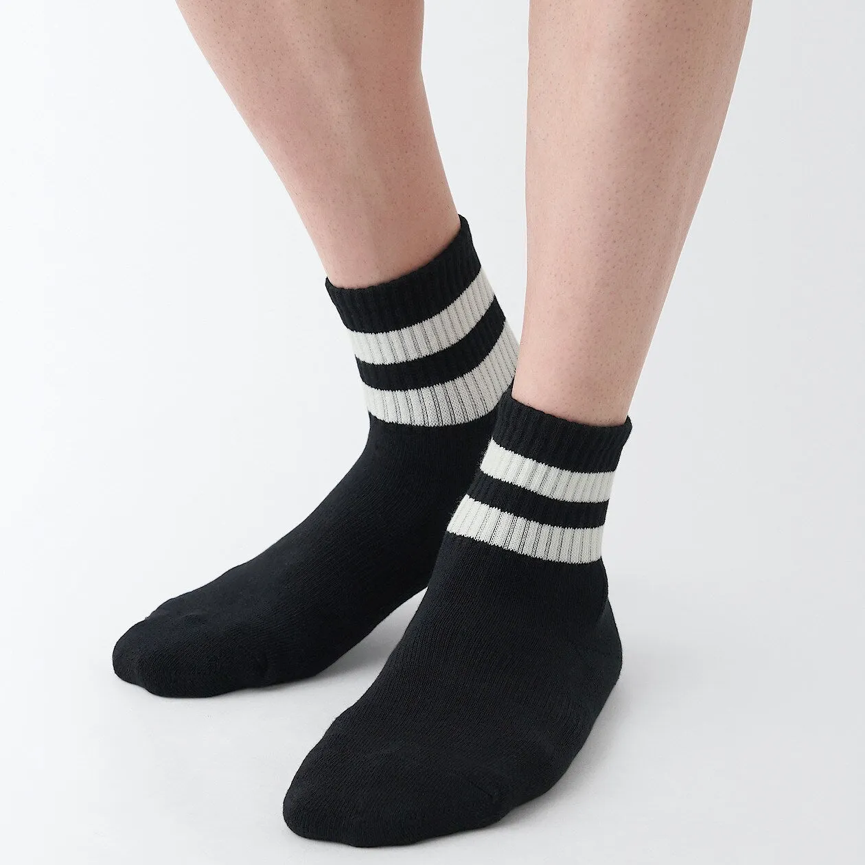 Right Angle Pile Line Short Socks