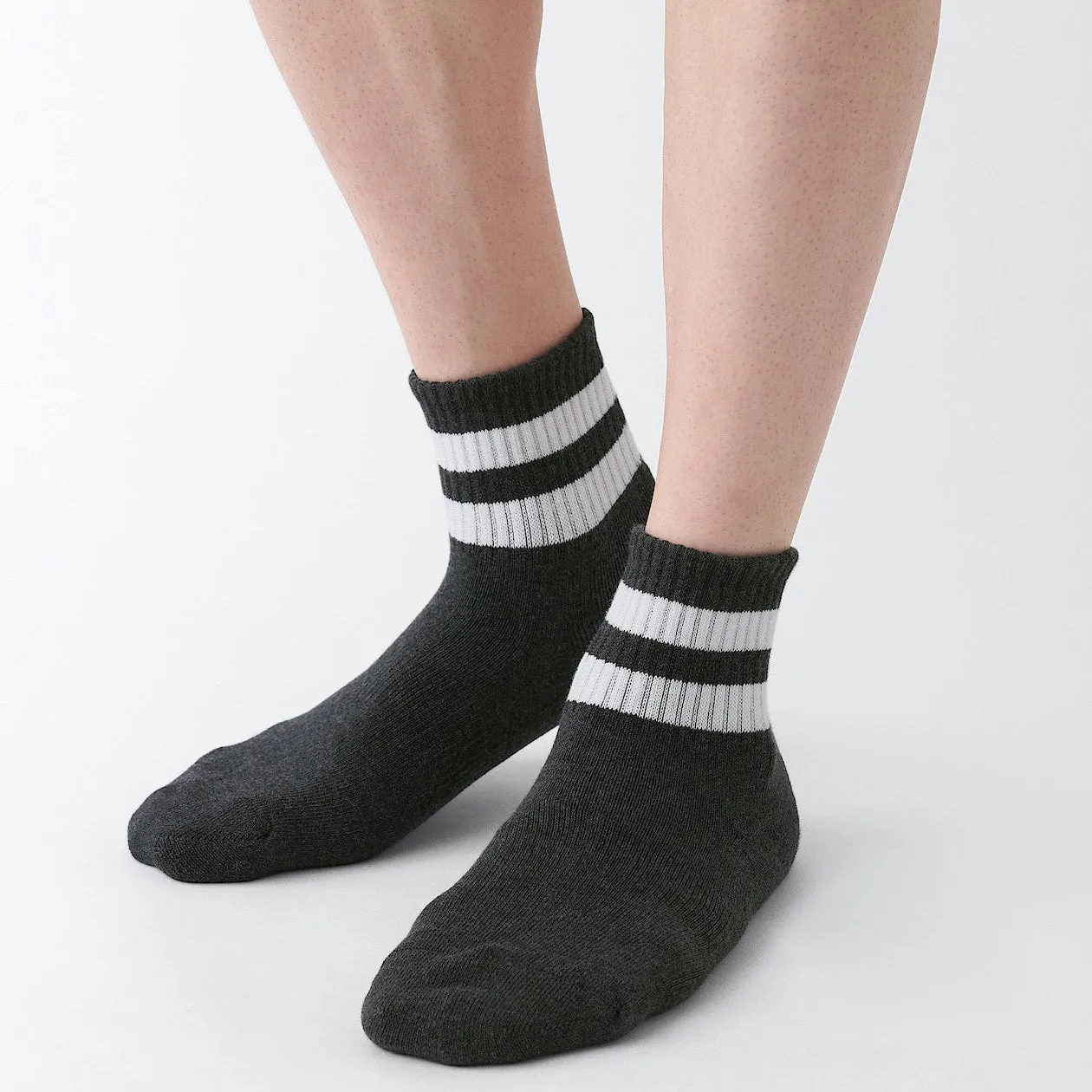 Right Angle Pile Line Short Socks