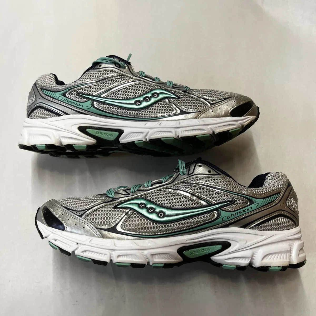 SAUCONY Women's Grid Cohesion 7 -Silver/Navy/Green- Running Shoe Size 11M Preowned