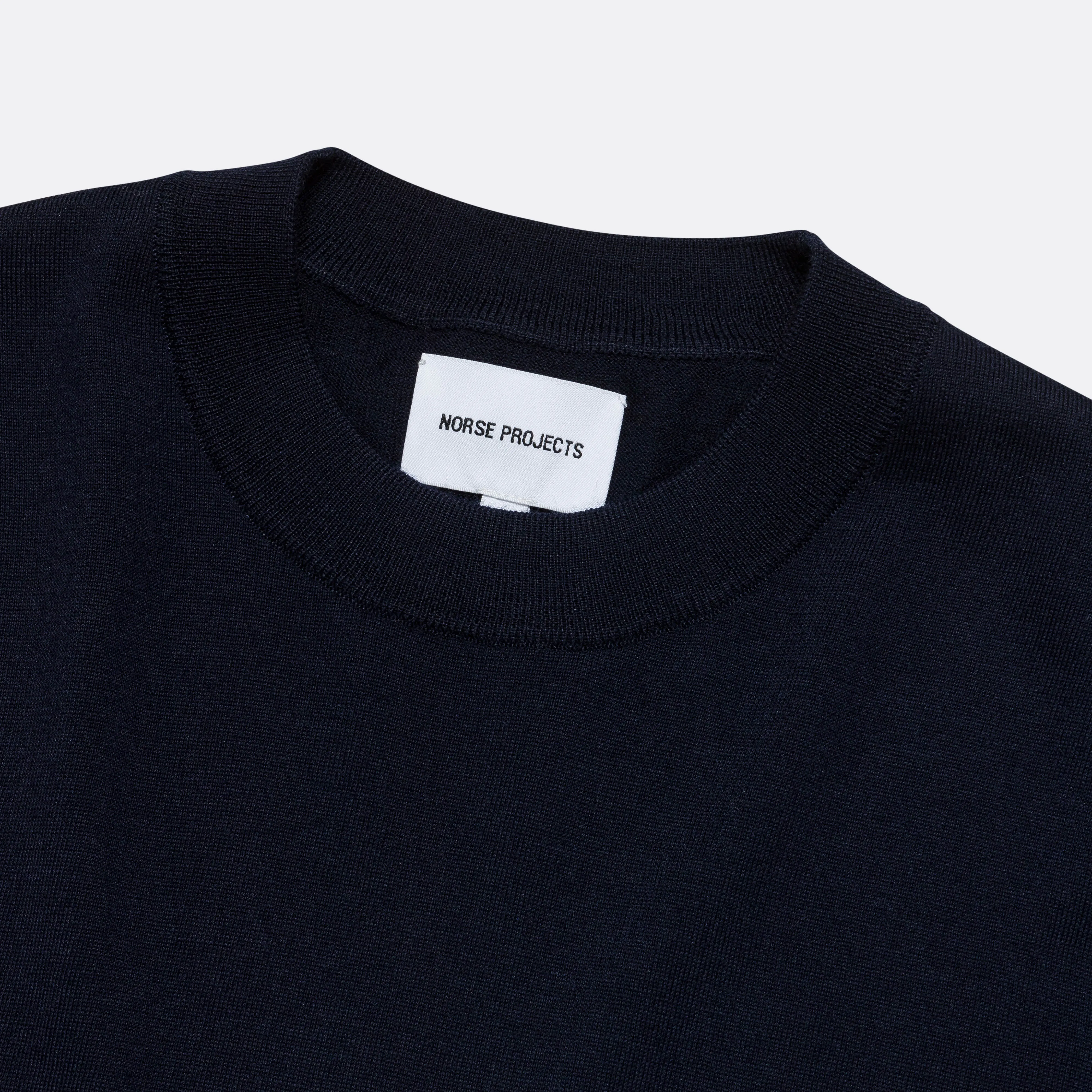 Teis Tech Merino Sweater - Dark Navy