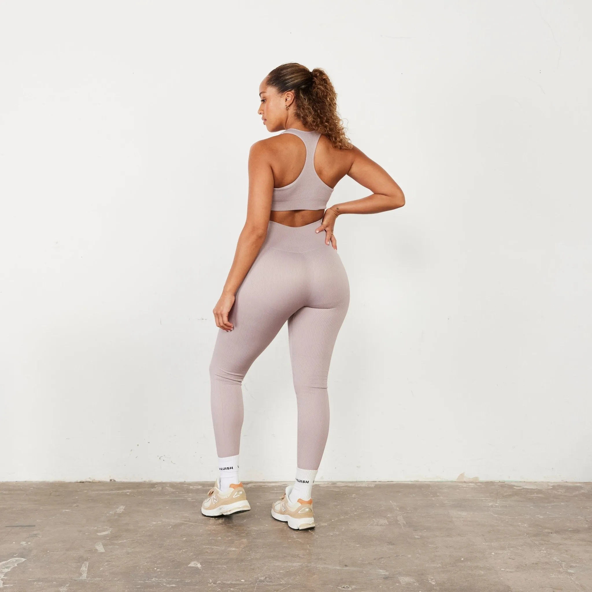 Vanquish Ribbed Seamless Blush Legging